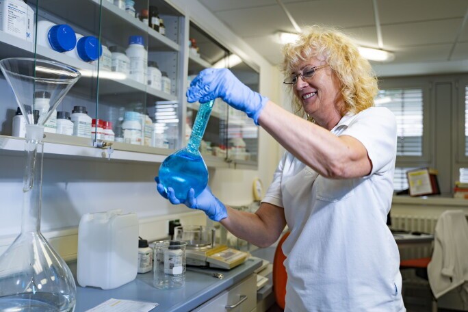 Pharmazeutisch-Technische Assistentin (m/w/d), 1. Bild